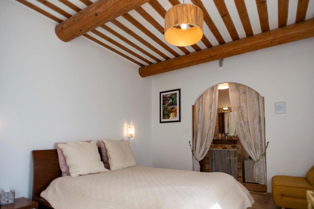 Les Manaux En Provence Bed and Breakfast Roquevaire Exteriör bild