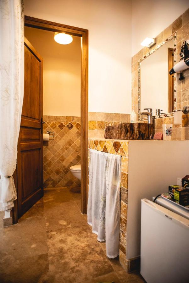 Les Manaux En Provence Bed and Breakfast Roquevaire Exteriör bild