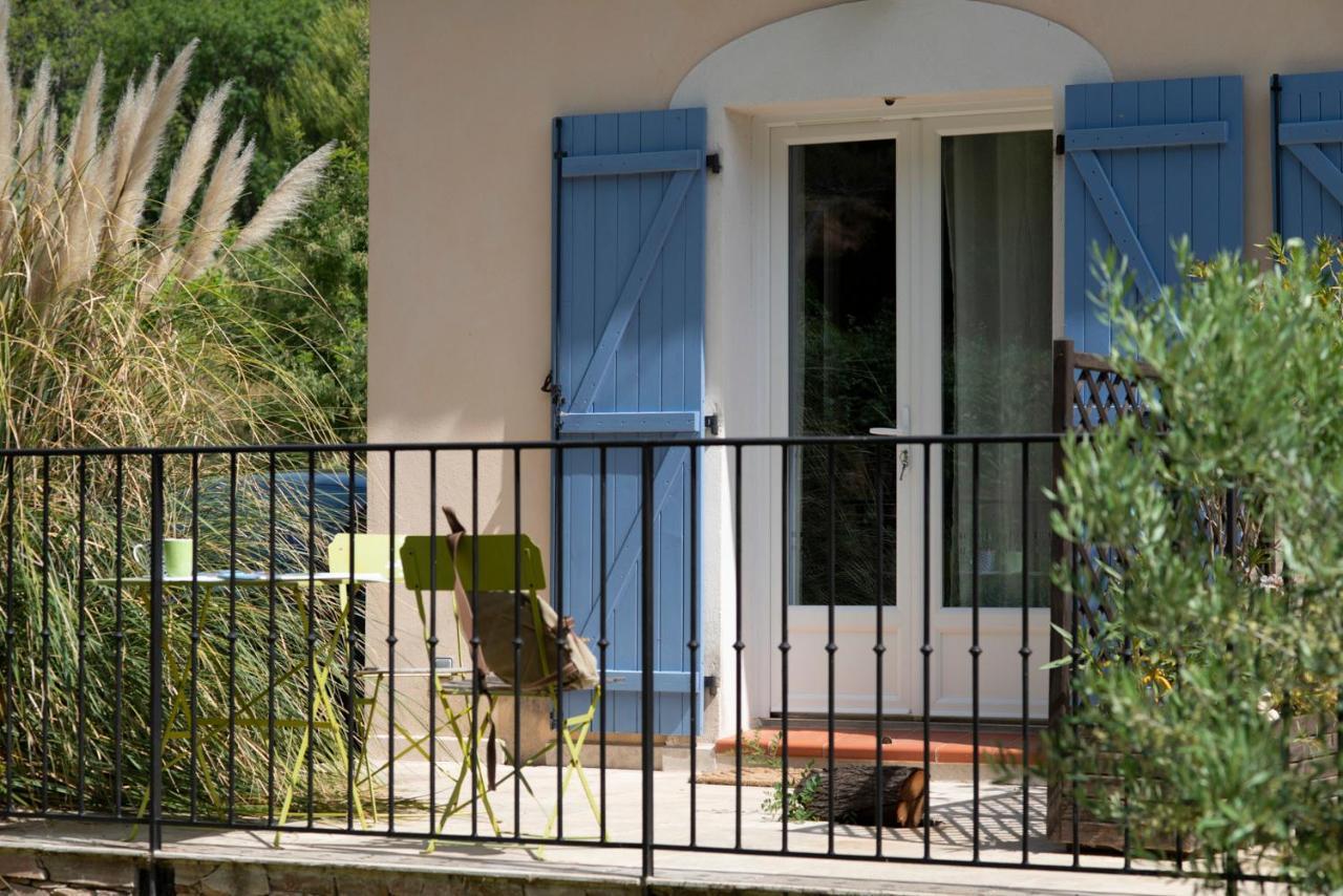 Les Manaux En Provence Bed and Breakfast Roquevaire Exteriör bild