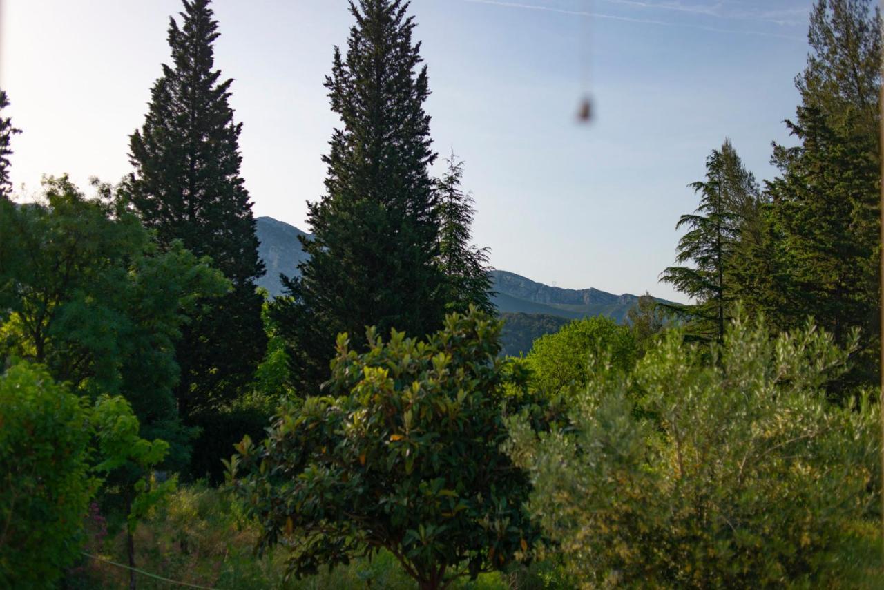 Les Manaux En Provence Bed and Breakfast Roquevaire Exteriör bild