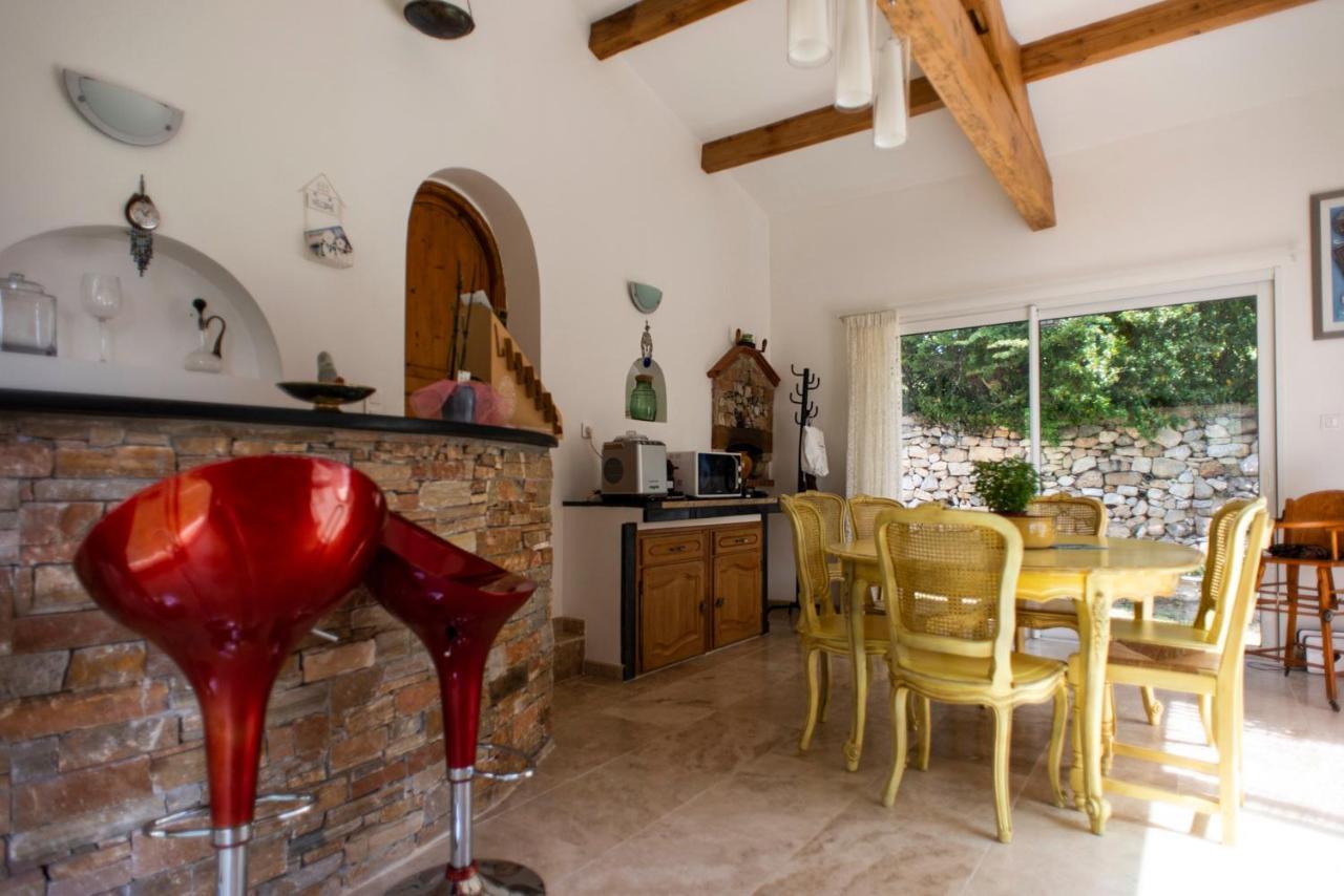 Les Manaux En Provence Bed and Breakfast Roquevaire Exteriör bild